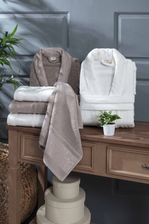 SARRA HOME ESRA AİLE BORNOZ SETİ