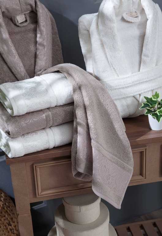 SARRA HOME ESRA AİLE BORNOZ SETİ