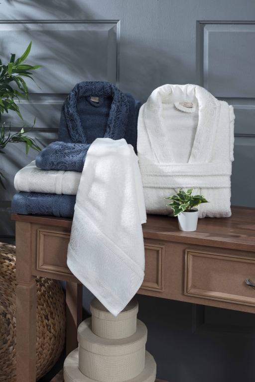 SARRA HOME ESRA AİLE BORNOZ SETİ