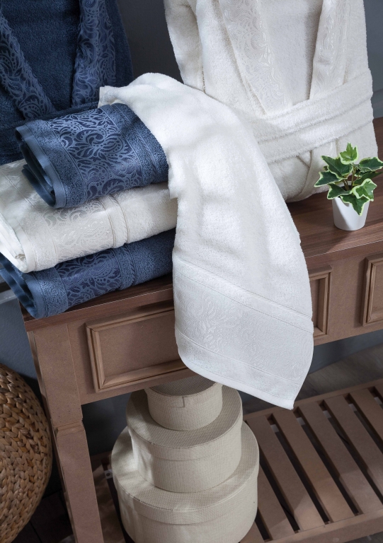 SARRA HOME ESRA AİLE BORNOZ SETİ