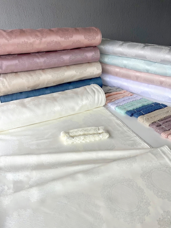 MİRAY MASA ÖRTÜSÜ - TAÇ