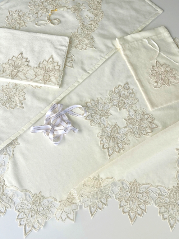 SARRA 5 PARÇA FRANSIZ GÜPÜRLÜ SECCADE SETİ