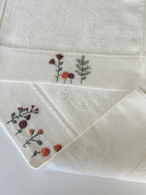 SARRA KAPAMA 2'Lİ ROKOKO NAKIŞLI HAVLU - LAVANTA