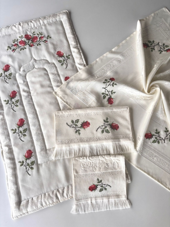 SARRA NAKIŞLI HAZIR 4'LÜ BOHÇA SETİ